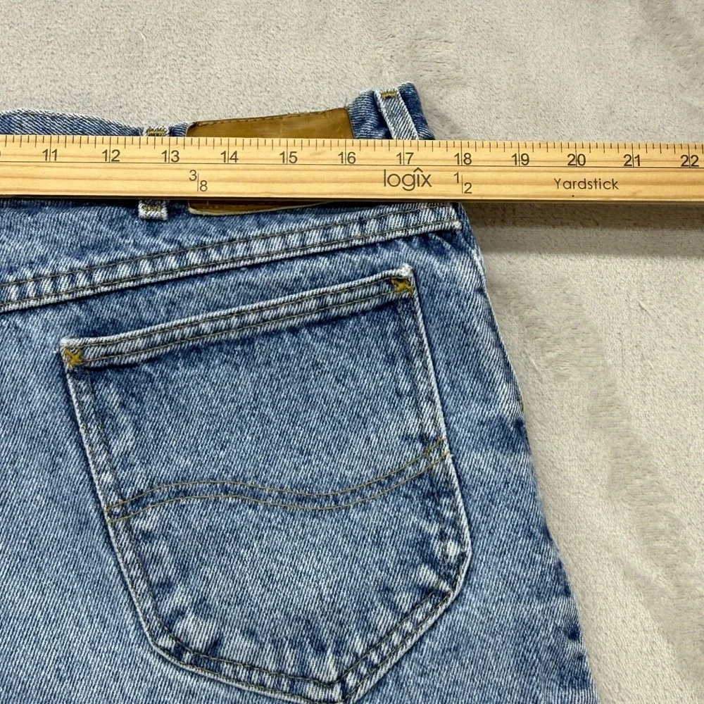 Vintage Lee Jeans Men 36x30 Blue Straight Leg Denim Retro Light Wash Made in USA